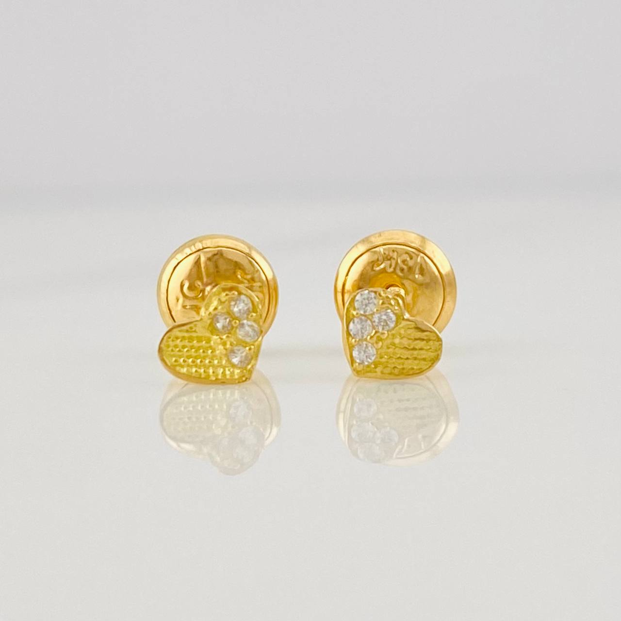 Stud Earrings Heart Medium Sparkle 0.65g / in / 4mm 18K Yellow Gold
