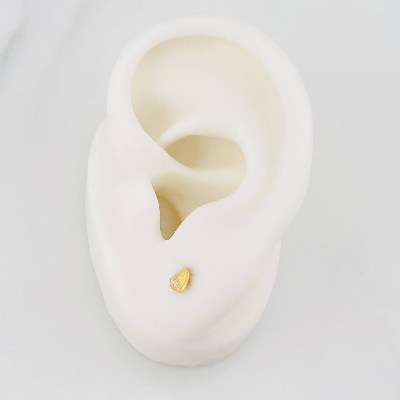 Stud Earrings Heart Medium Sparkle 0.65g / in / 4mm 18K Yellow Gold