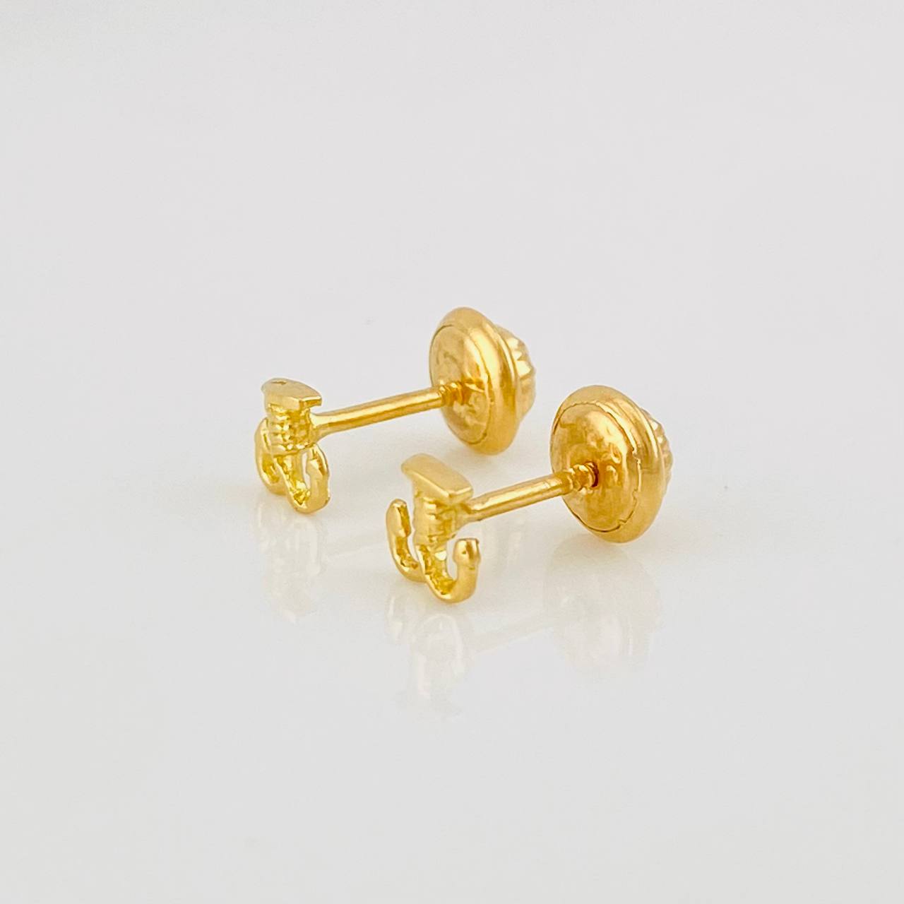 Stud Earrings Anchor 0.7g / in / 4.5mm Yellow Gold 18K
