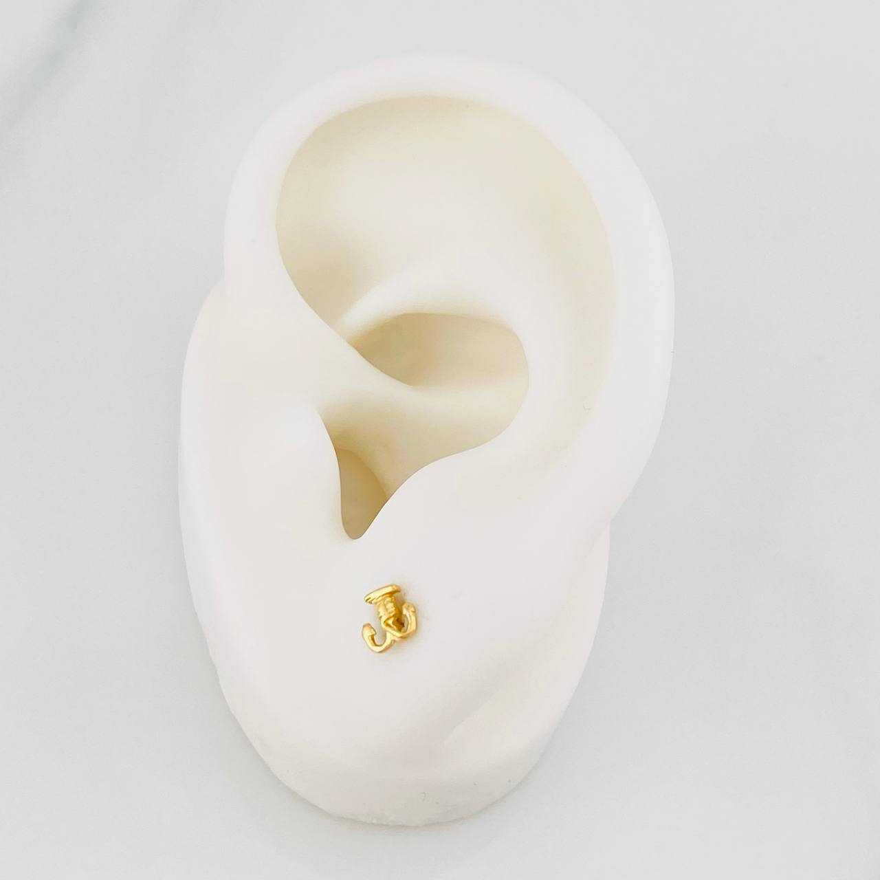 Stud Earrings Anchor 0.7g / in / 4.5mm Yellow Gold 18K