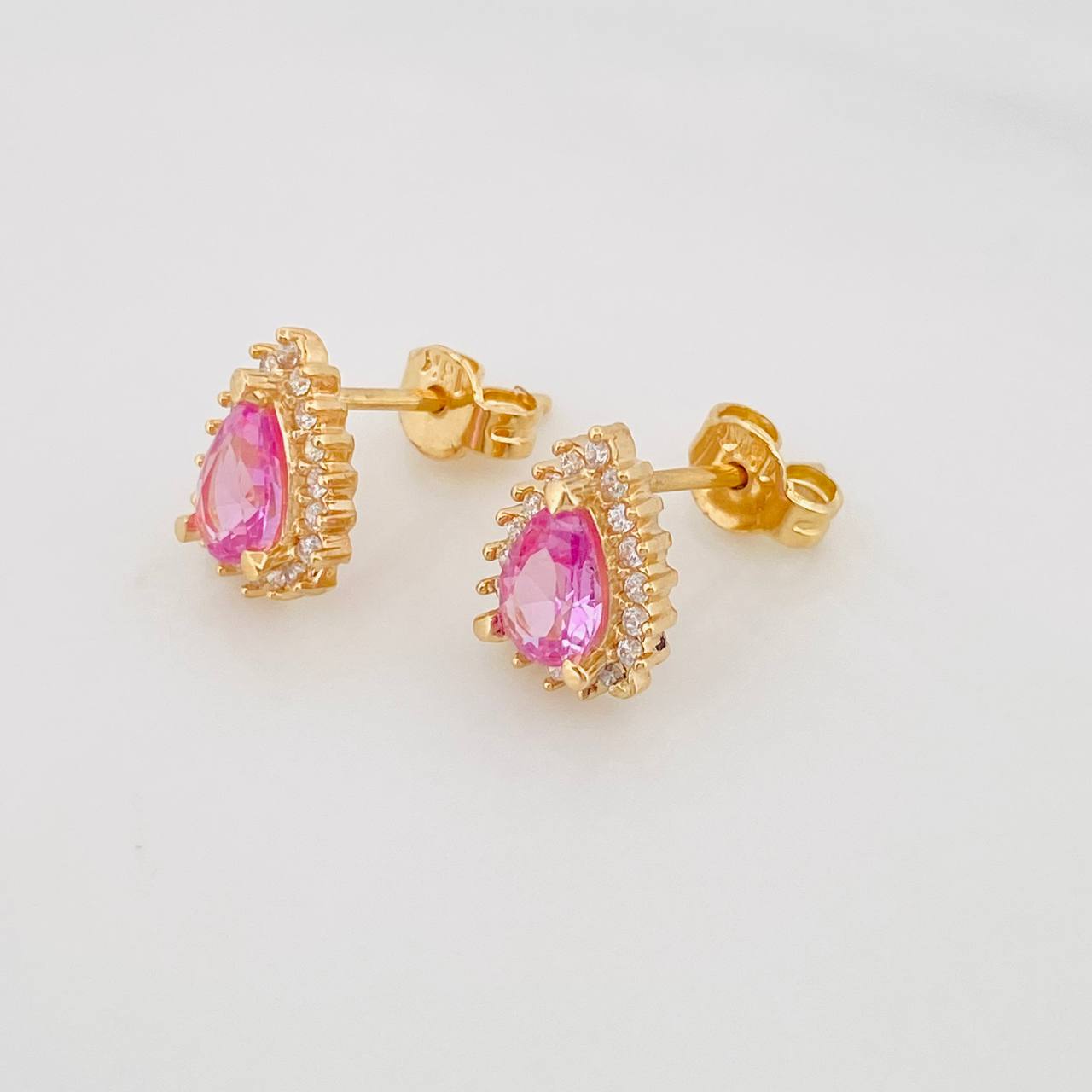 Topos Lagrima 2.1g / in / 7.4mm Oro Amarillo 18K