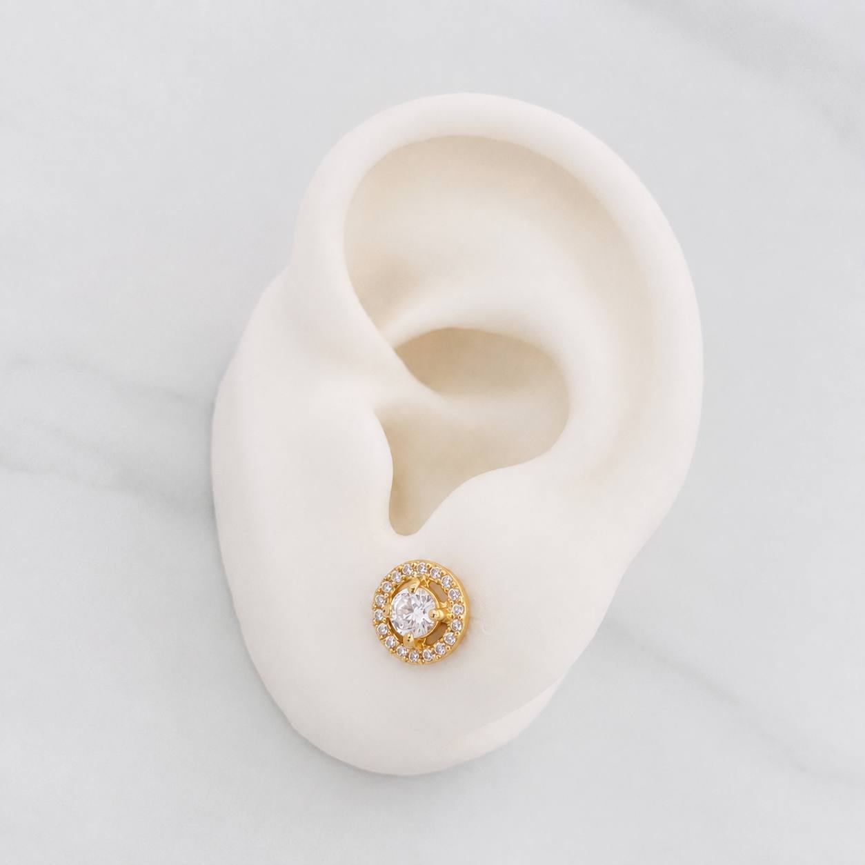Stud Earrings Circle 2.3g / in / 8.1mm Yellow Gold 18K