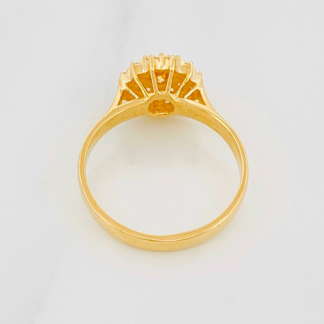 Anillo Halo Flor 3.5g / T6 1/4 Oro Amarillo 18K