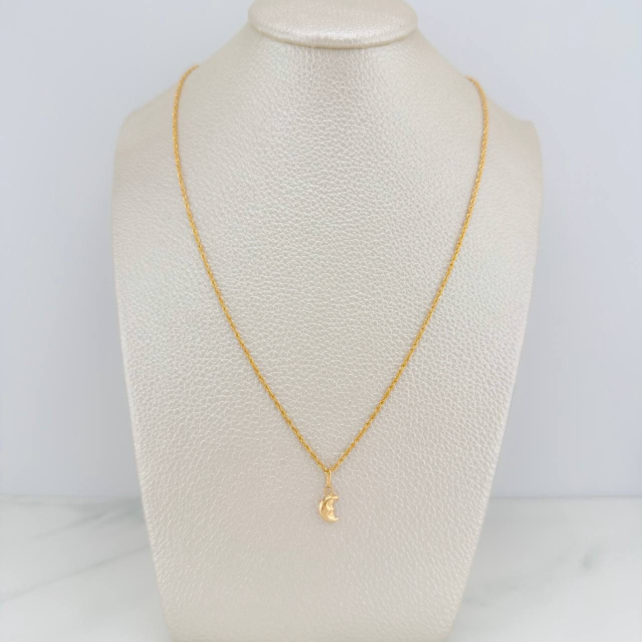 Set Cadena y Dije Lazo + Luna 1.1gr / 15 1/2 in / 1.14mm Oro Amarillo 18K (Oferta) &