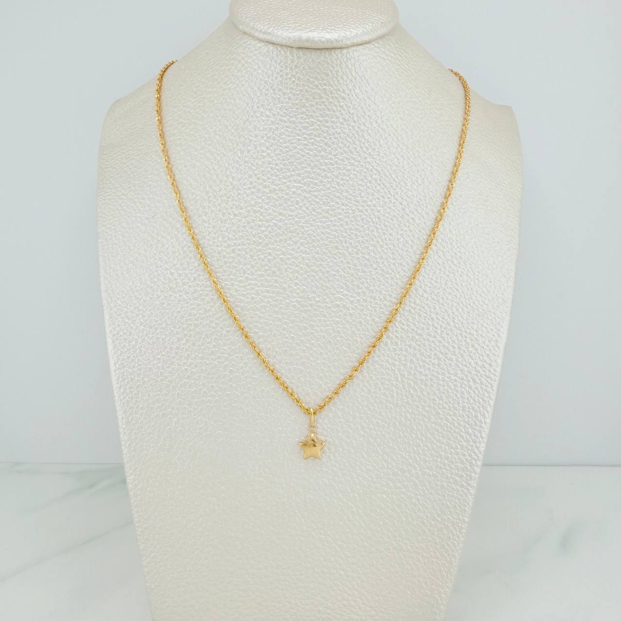 Set Cadena y Dije Lazo + Estrella 1.35gr / 15 3/4 in / 1.39mm Oro Amarillo 18K (Oferta) &
