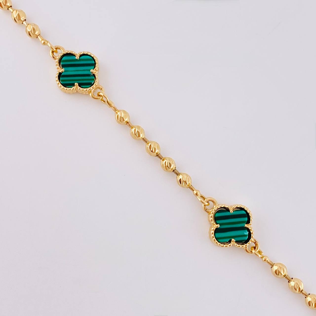 Pulso Trébol Militar Diamantada 6.9g / 7 1/4 in / 2.9mm Oro Amarillo 18K