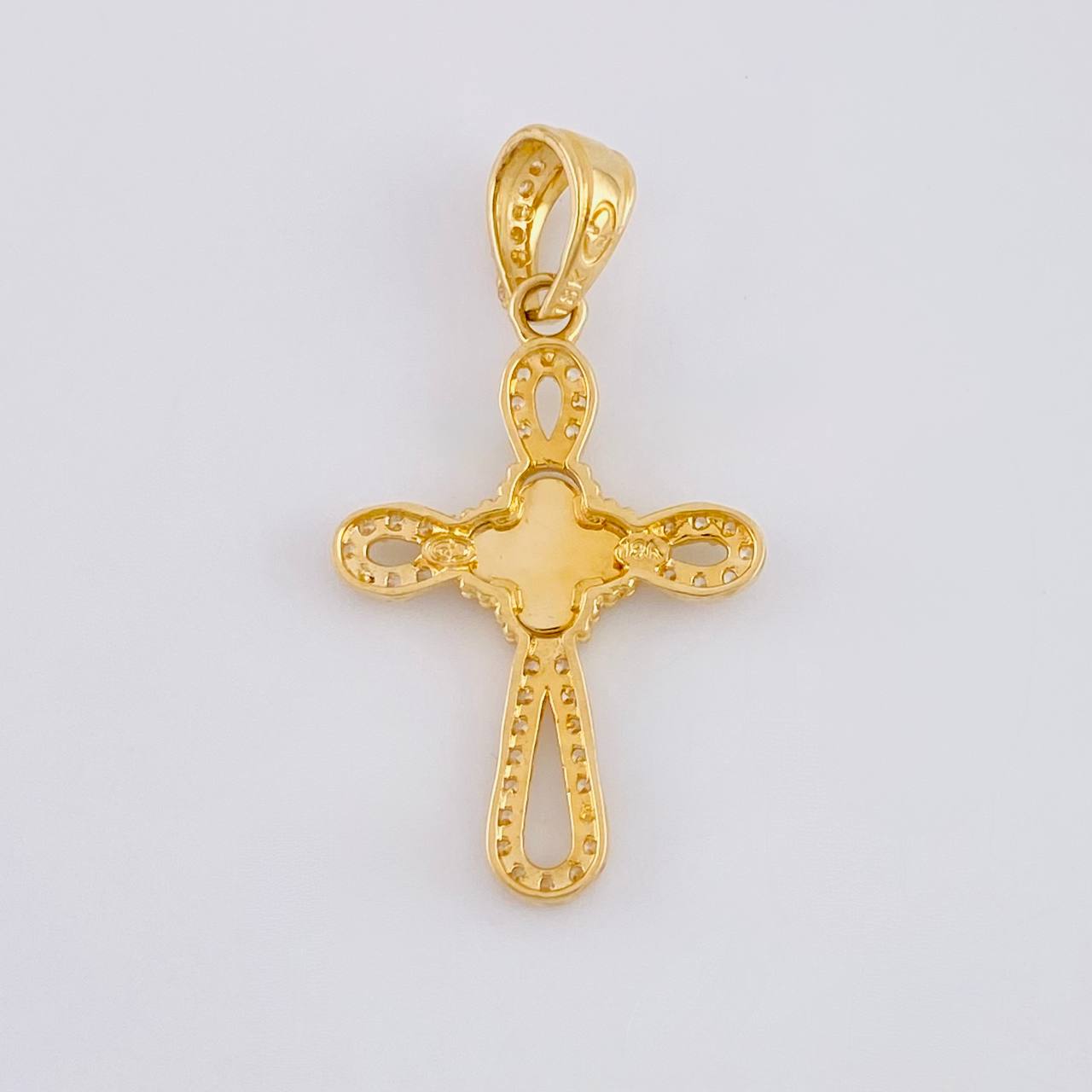 Dije Cruz Trébol Diamantado 1.8g / 1 1/4 in Oro Amarillo 18K