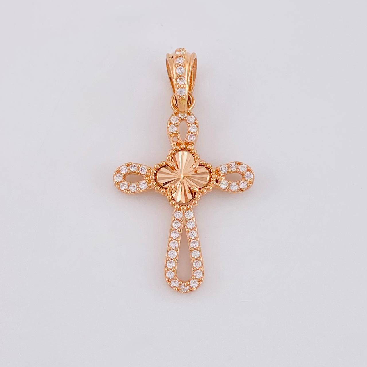 Dije Cruz Trébol Diamantado 1.75g / 1 1/4 in Oro Rosa 18K