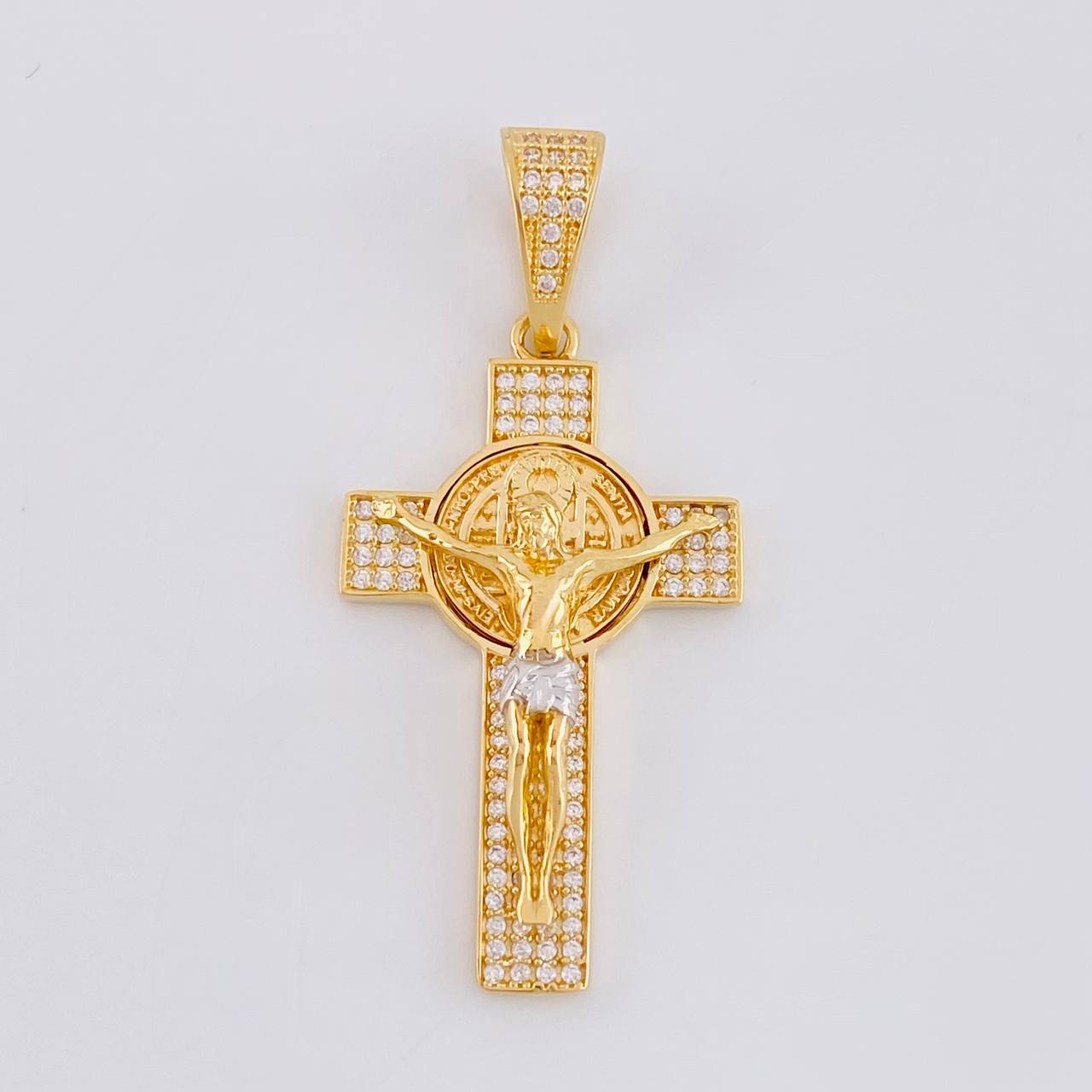 Dije Cruz Cristo San Benito 6.2g / 1 3/4 in Dos Oros Amarillo Blanco 18K