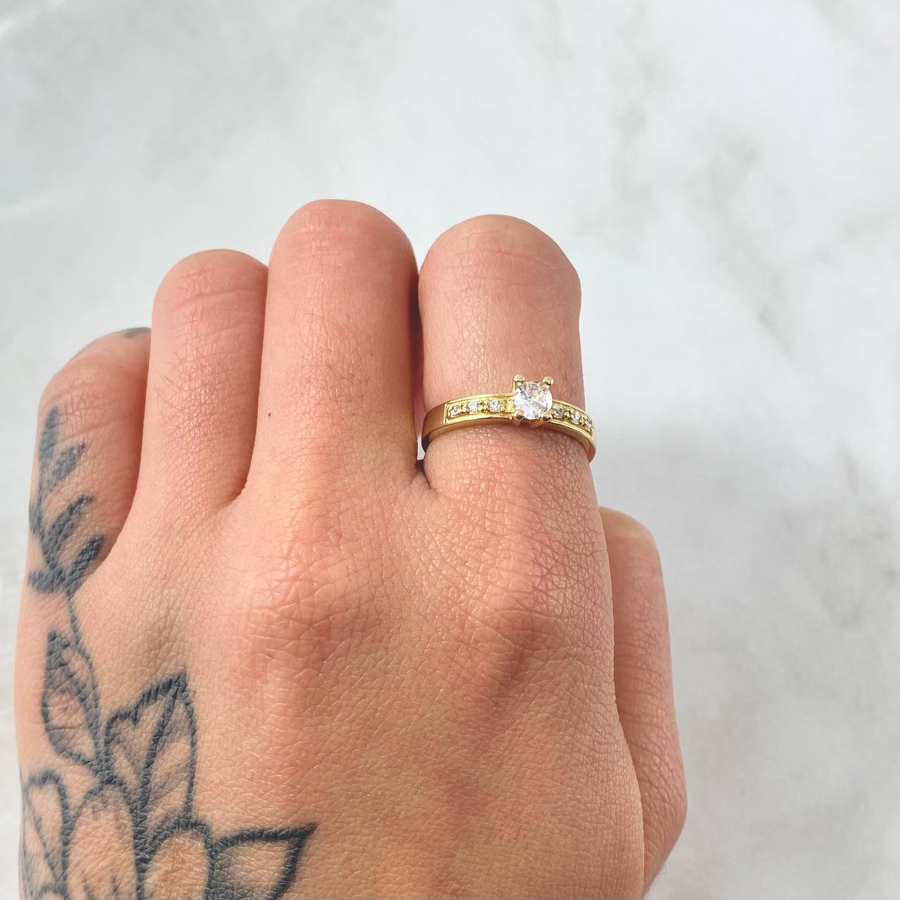 Anillo Solitario Borde Superpuesto 2.45gr / T6 1/4 / Oro 18K