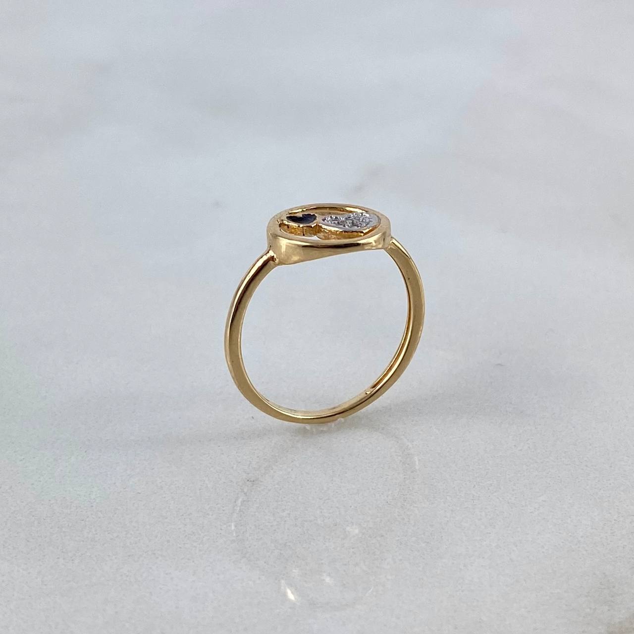 Hearts Ring 1.55gr / Size 4 3/4 / White-Black Zircons Two Yellow and White Golds