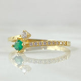 Embraced Star Ring 1.5gr / Size 7 / 18K Gold