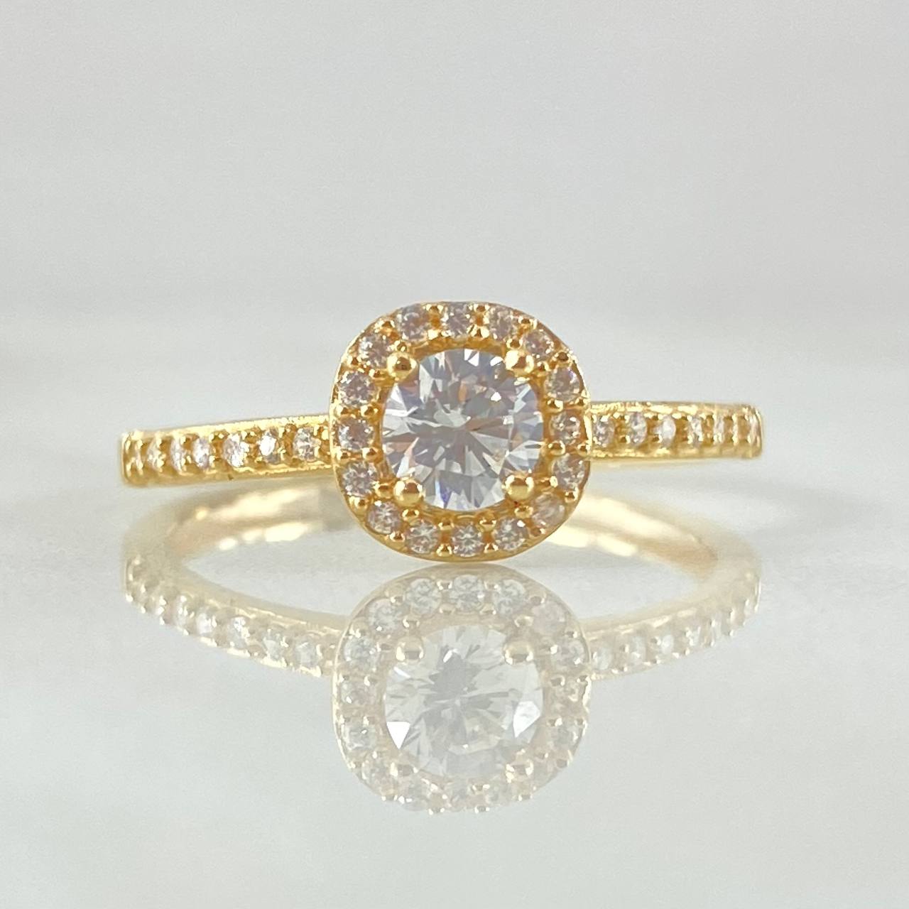 Square Halo Solitaire Ring 2.2gr / Size 7 / 18K Gold