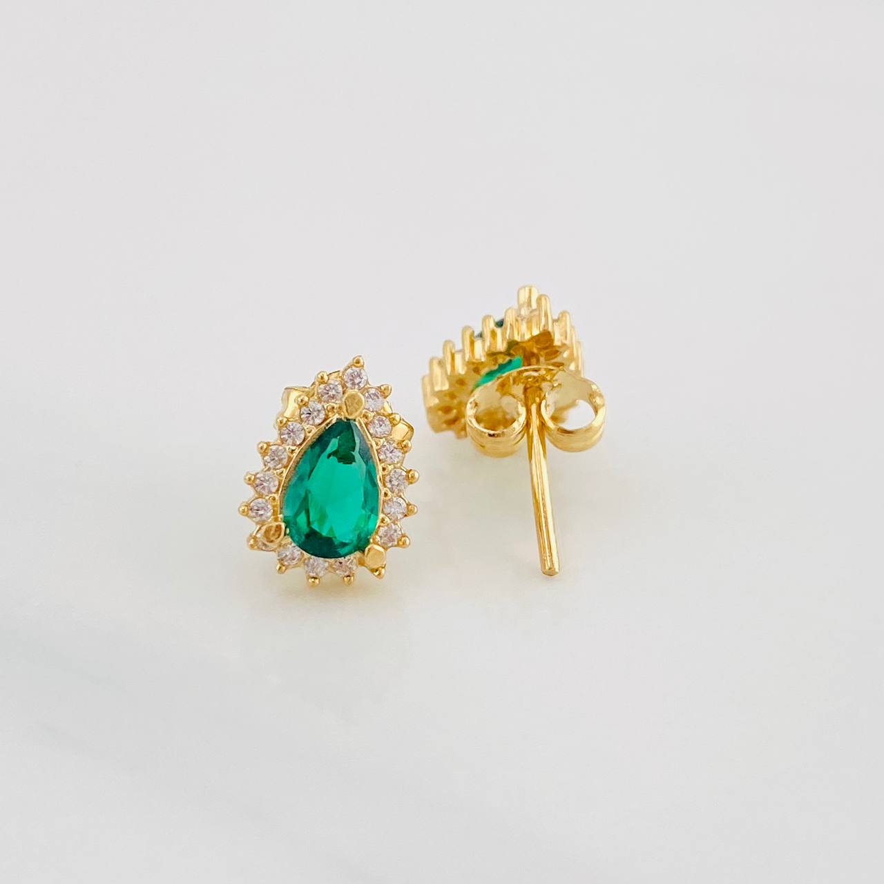 Stud Earrings Teardrop 2g / in / 7.2mm Yellow Gold 18K