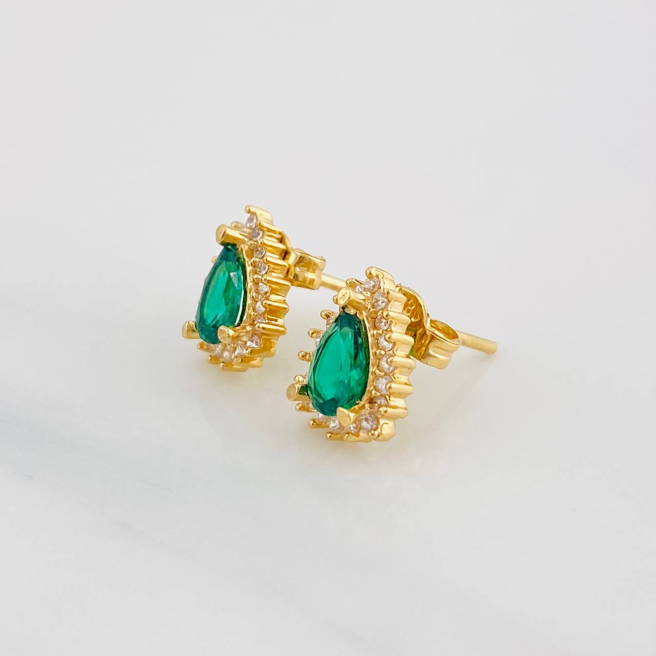 Stud Earrings Teardrop 2g / in / 7.2mm Yellow Gold 18K