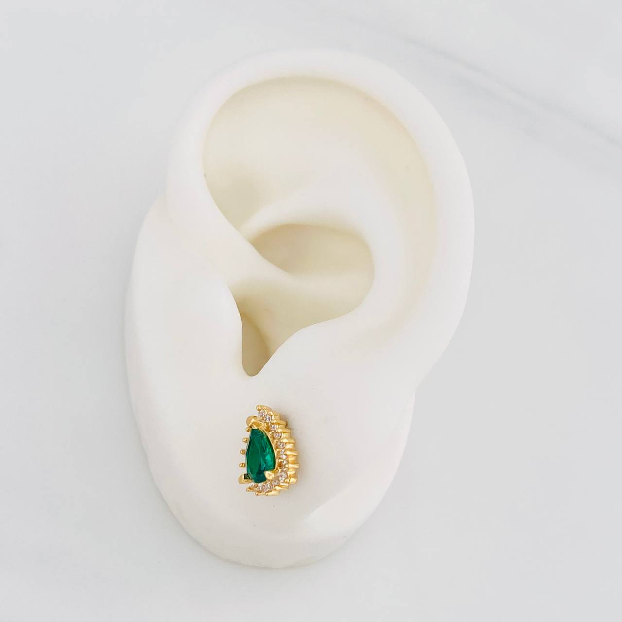 Stud Earrings Teardrop 2g / in / 7.2mm Yellow Gold 18K