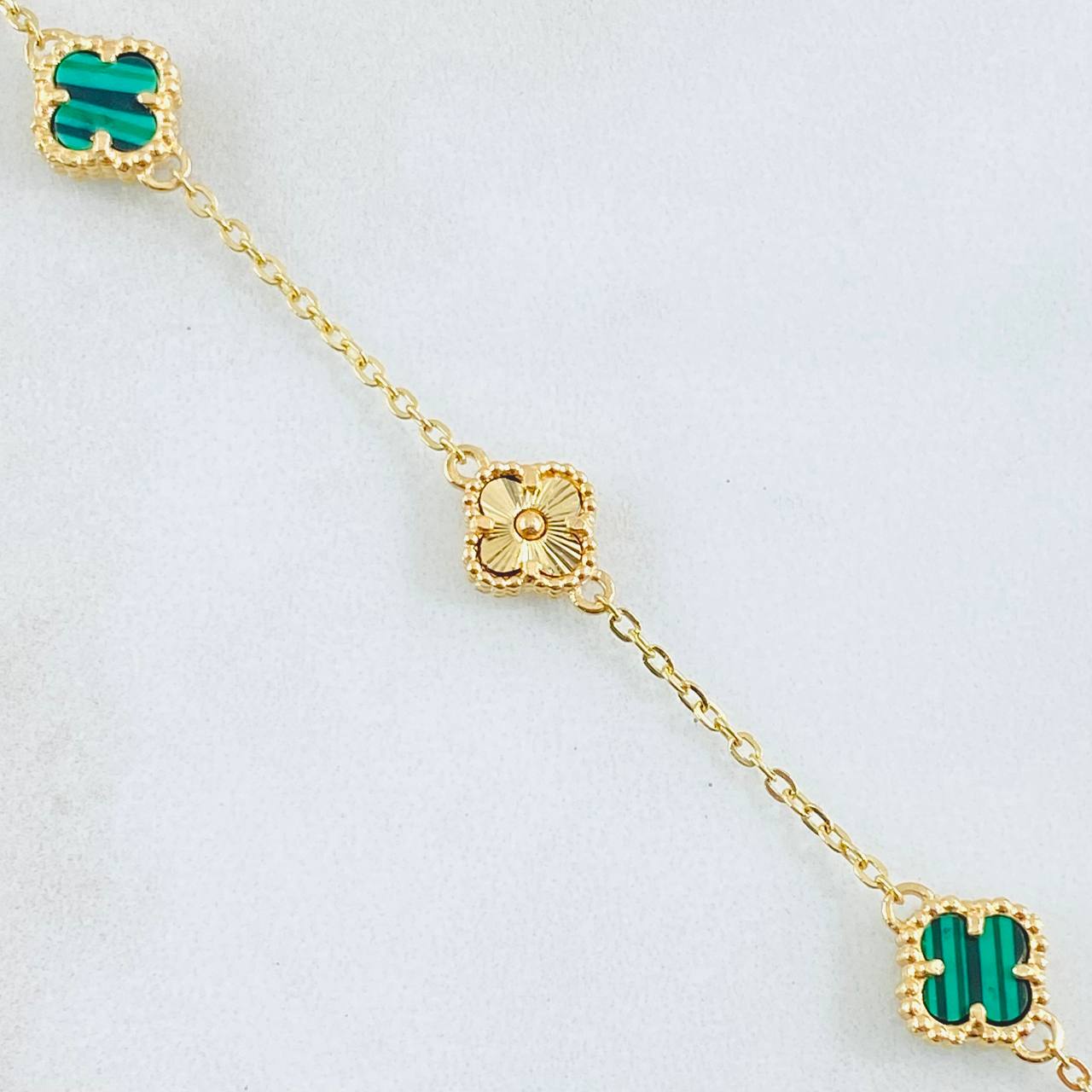 Clover Bracelet Green Malachite Diamond Cut 3.9gr / 7 1/2 in / 18K Gold +0$