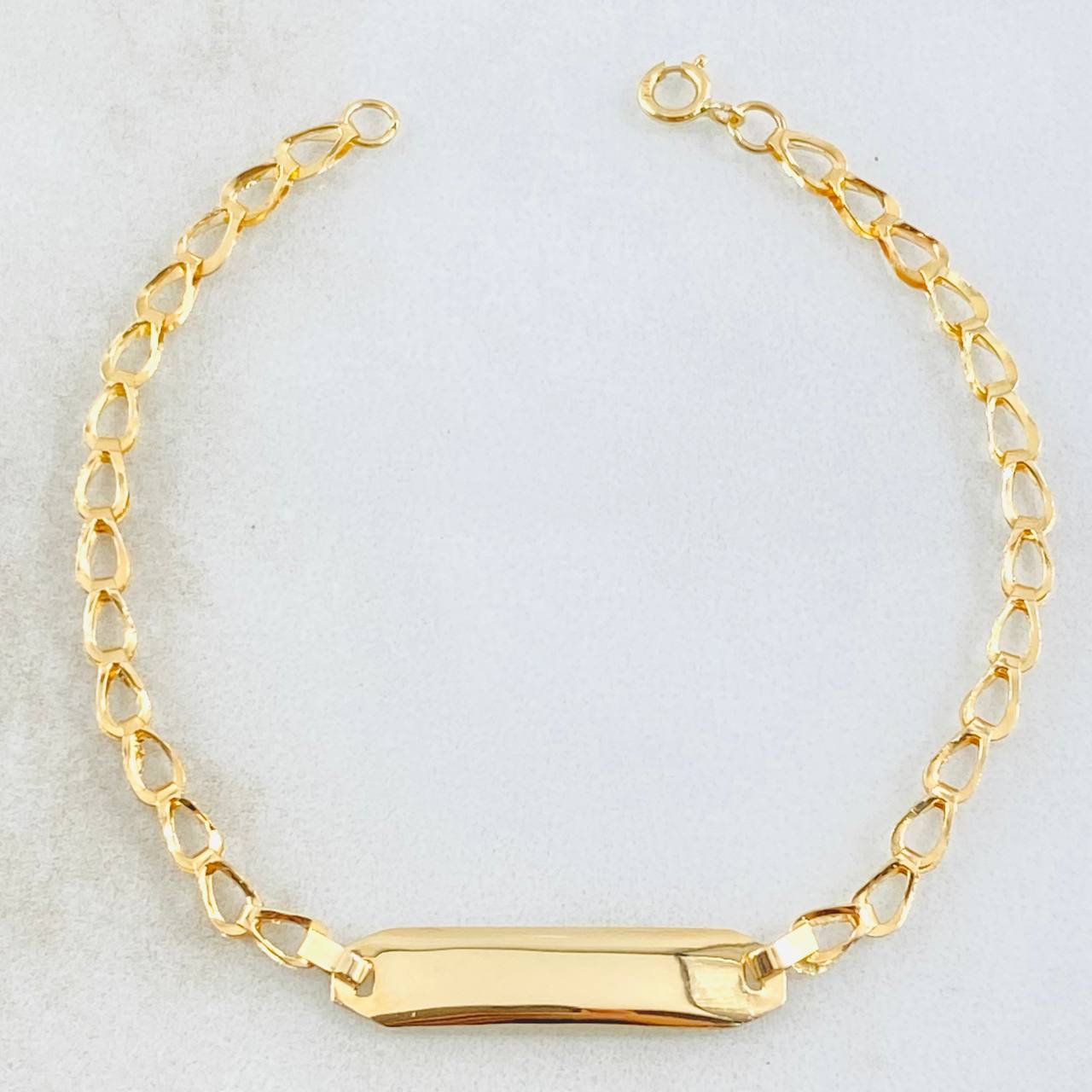 Pulso Bebé Espiga Placa Rectangular 1.15gr / 5 1/2 in / Oro Amarillo 18K