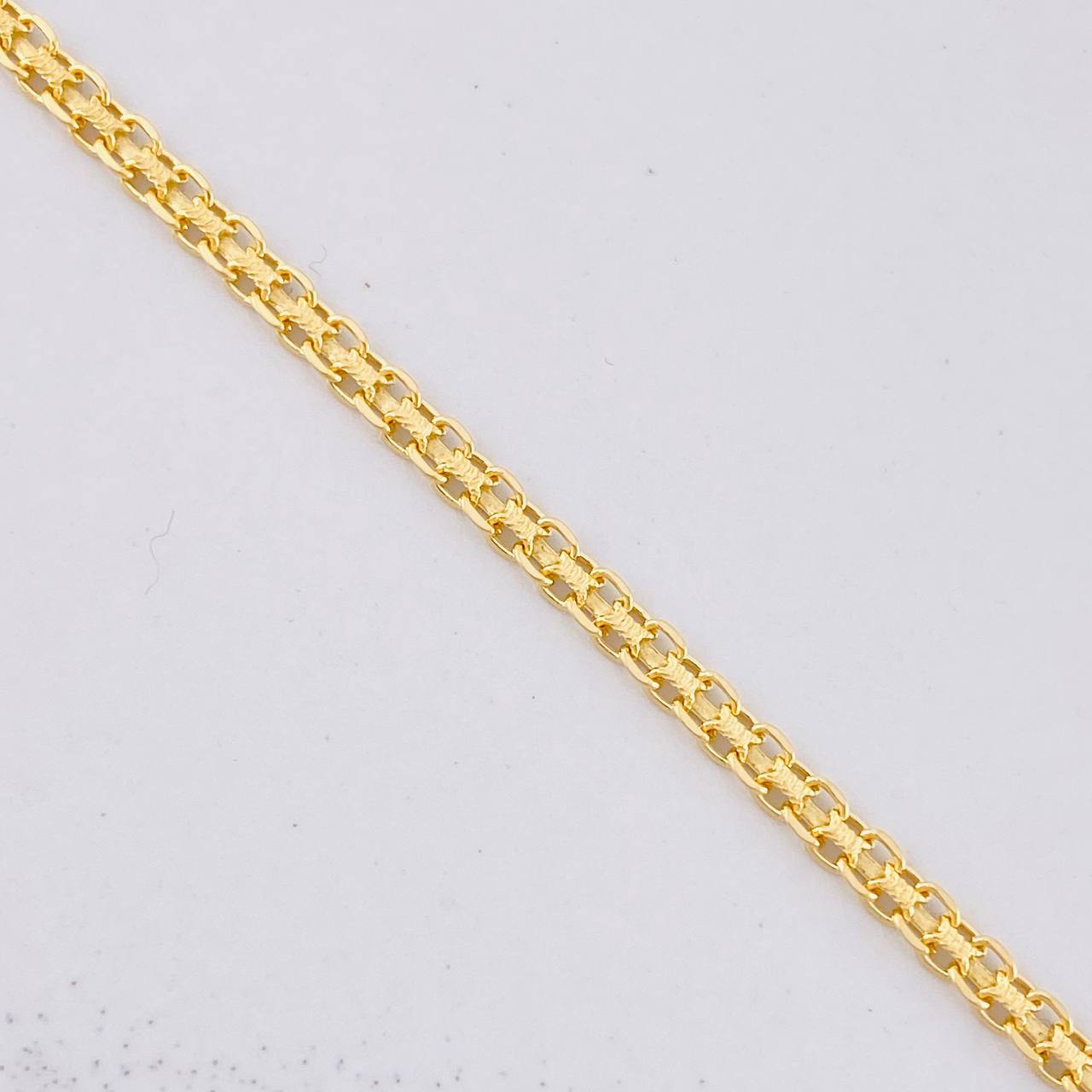 Pulso Chino 2.45g / 7 1/2 in / 2.5mm Oro Amarillo 18K
