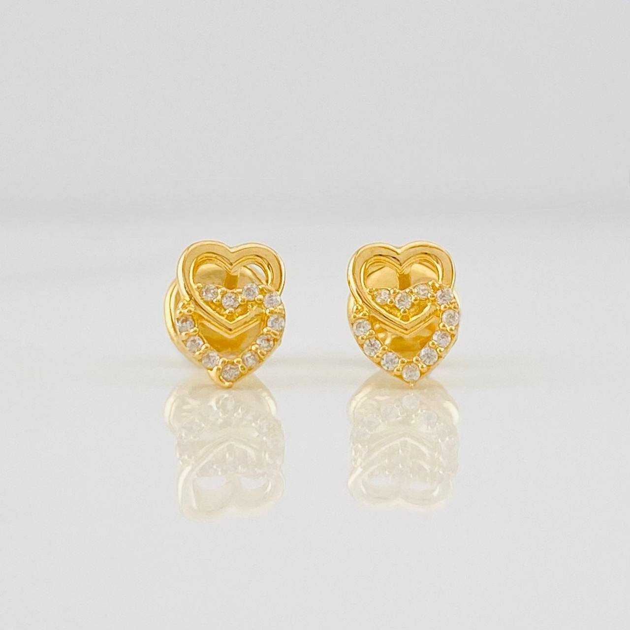 Stud Earrings Hearts 0.75g / in / 7mm Yellow Gold 18K