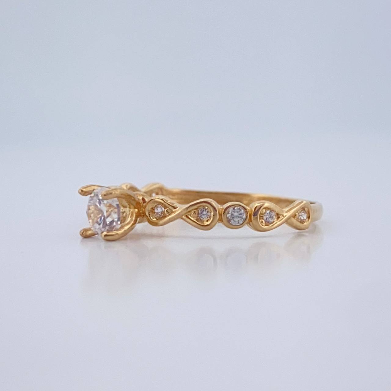 Solitaire Ring Infinitos 1.35gr / T7 / Yellow Gold 18K %