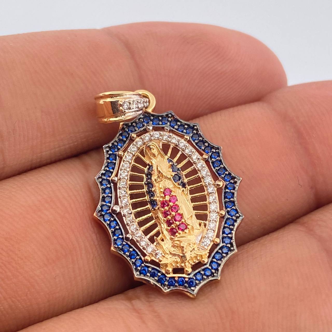 Dije Virgen Guadalupe 3.9gr / 1 1/4 in / Tres Oros 18K %