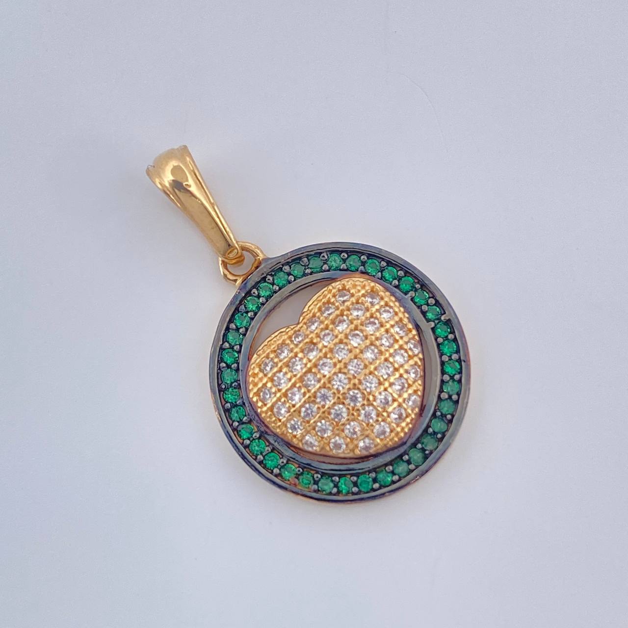 Dije Corazon 2.7gr / 1 in / Dos Oros Negro Amarillo 18K %