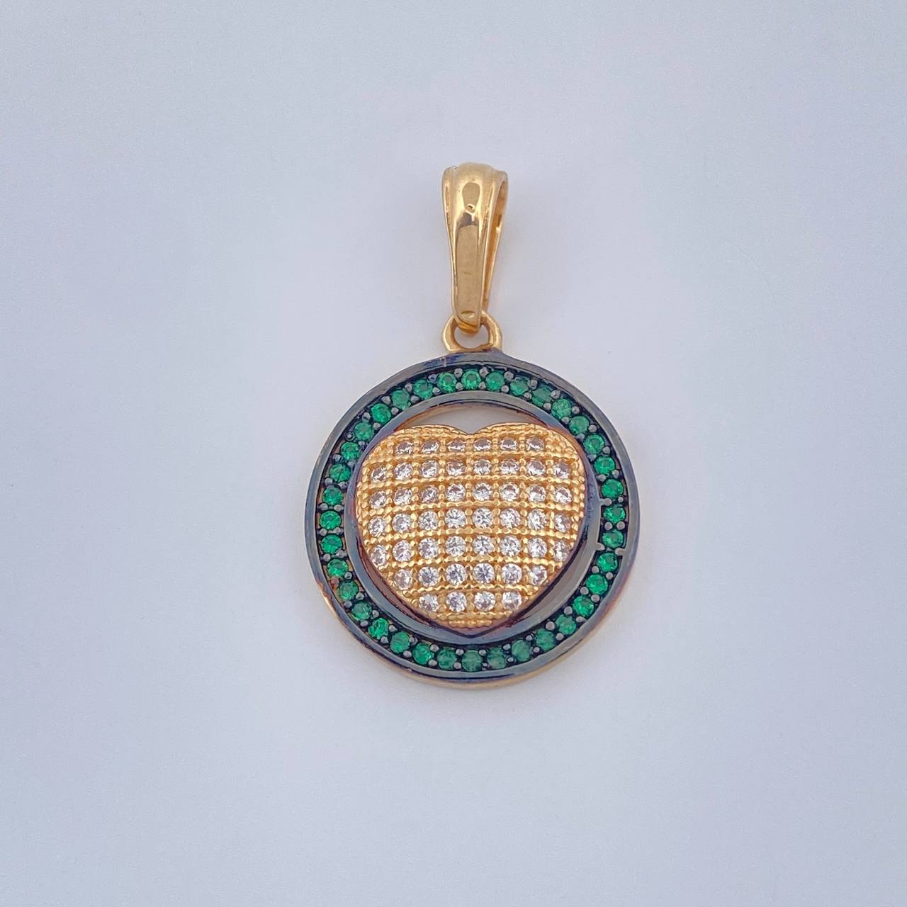 Dije Corazon 2.7gr / 1 in / Dos Oros Negro Amarillo 18K %