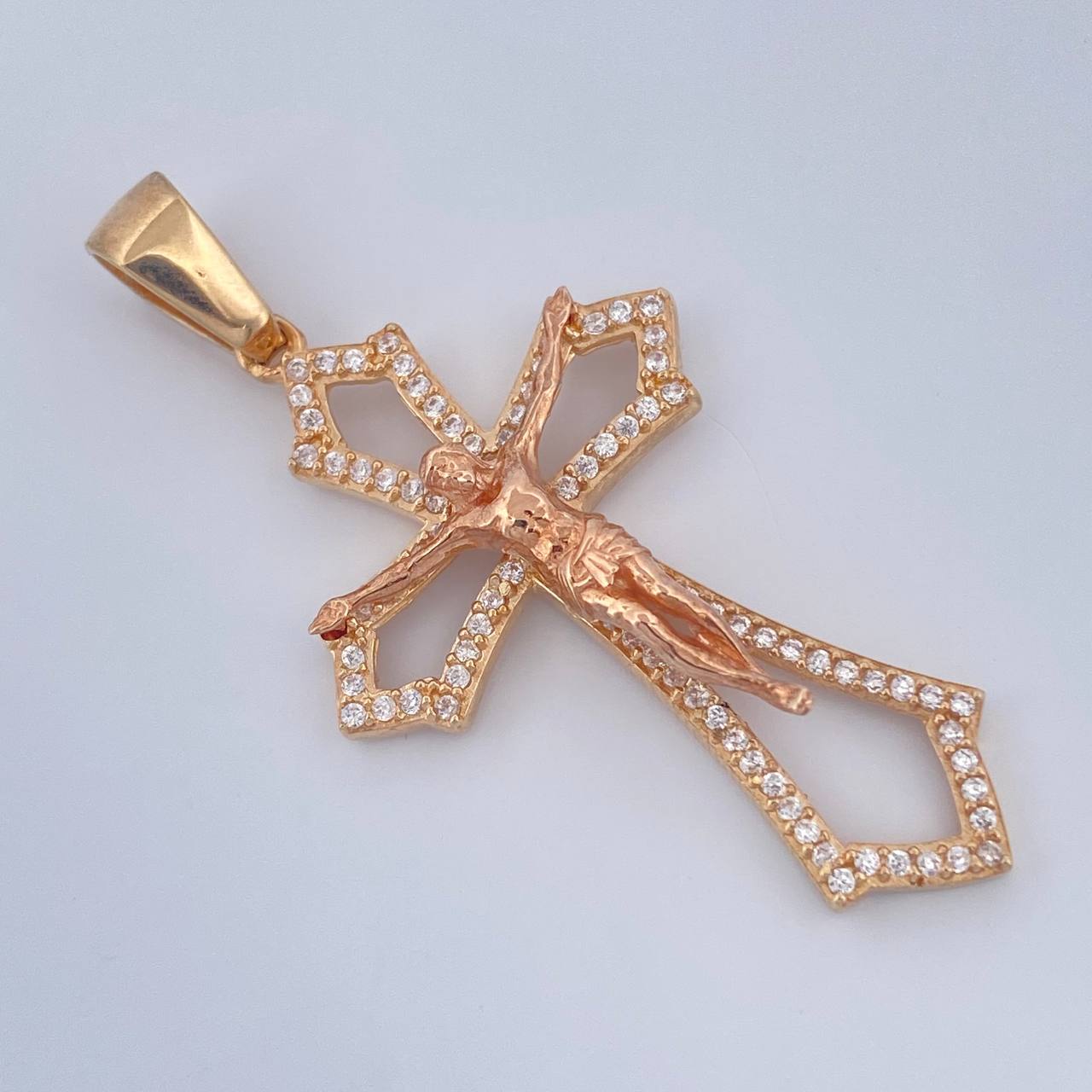 Dije Cruz Cristo 4.95gr / 1 3/4 in / Dos Oros Amarillo Rosa 18K %