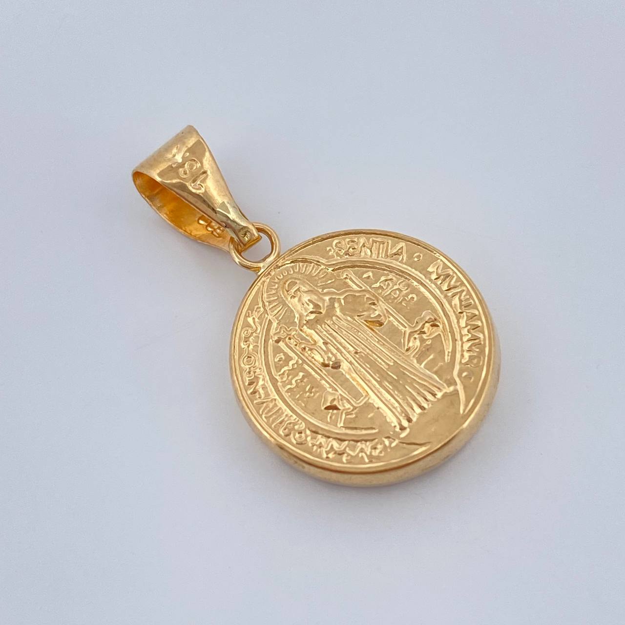 Pendant Saint Benedict 0.65gr / 3/4 in / 18K Yellow Gold %