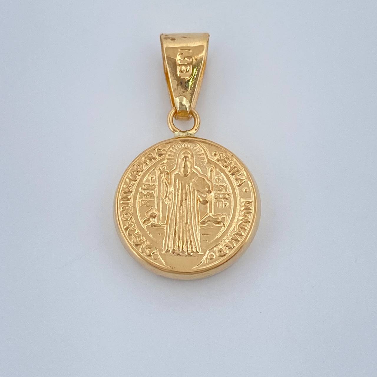Pendant Saint Benedict 0.65gr / 3/4 in / 18K Yellow Gold %