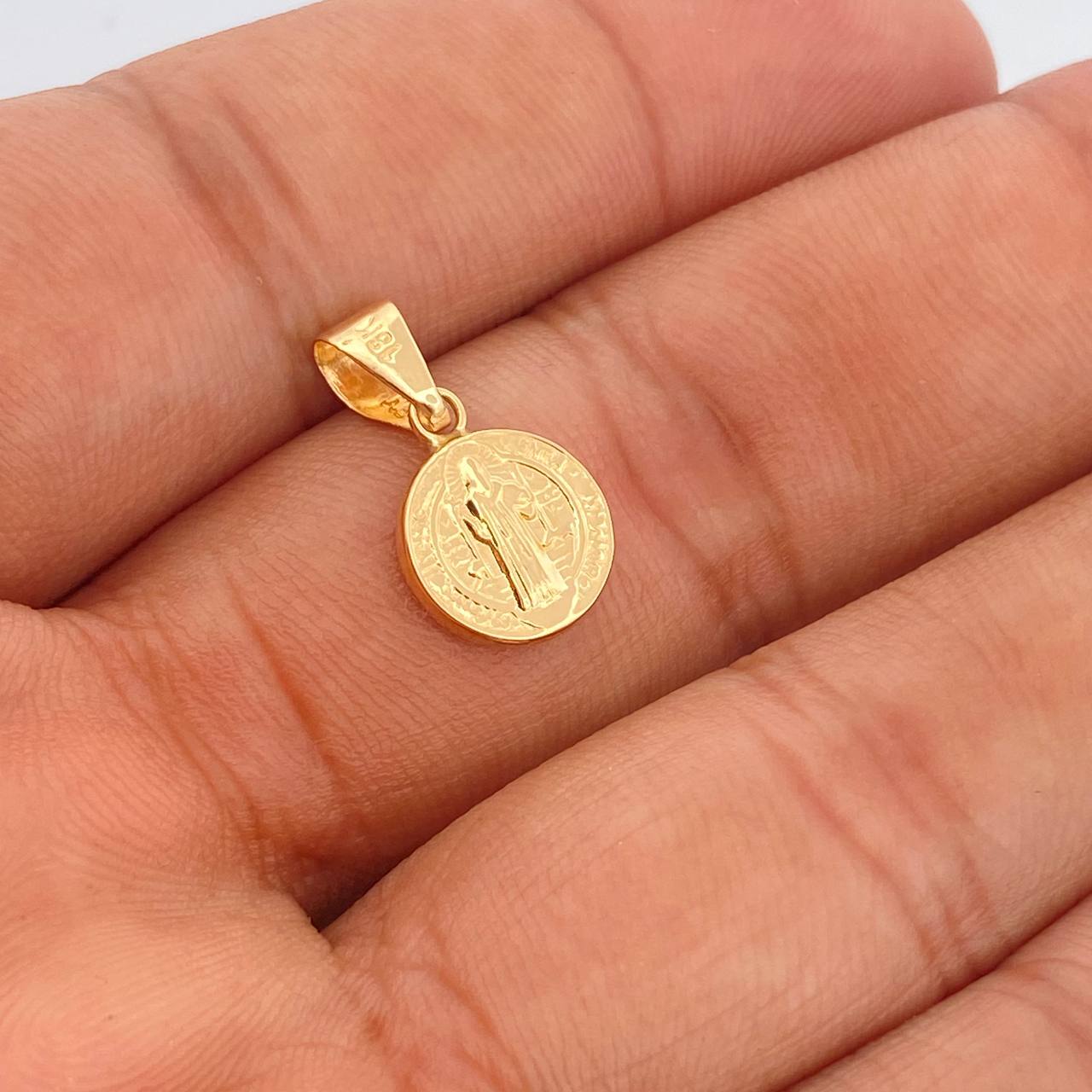 Dije San Benito 0.65gr / 3/4 in / Oro Amarillo 18K %