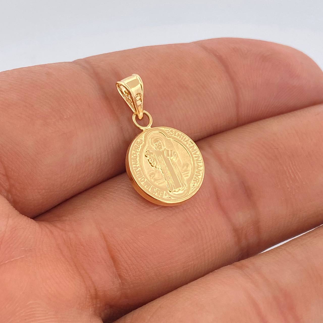 Dije San Benito 0.85gr / 3/4 in / Oro Amarillo 18K %
