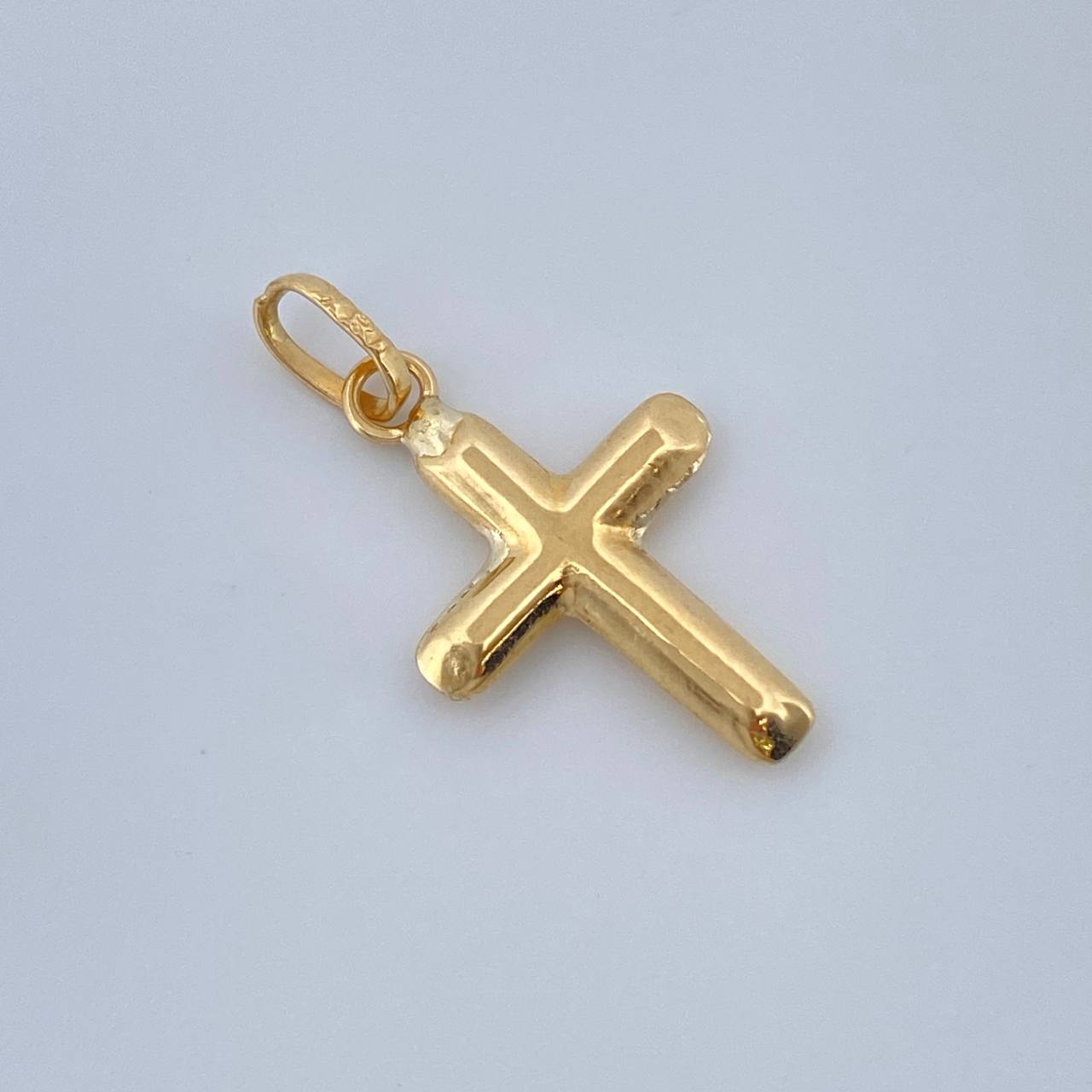 Dije Cruz 0.4gr / 3/4 in / Oro Amarillo 18K %