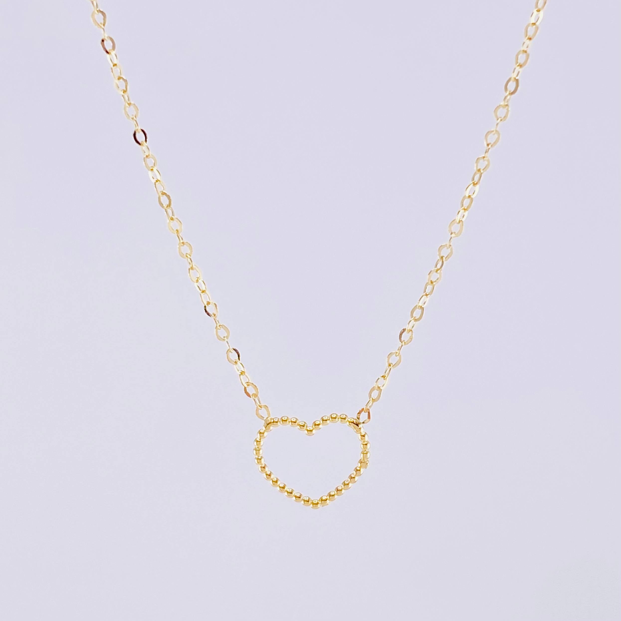 Classic Link Chain Heart Silhouette Pendant 1.25g / 18 in / 1mm 18K Yellow Gold