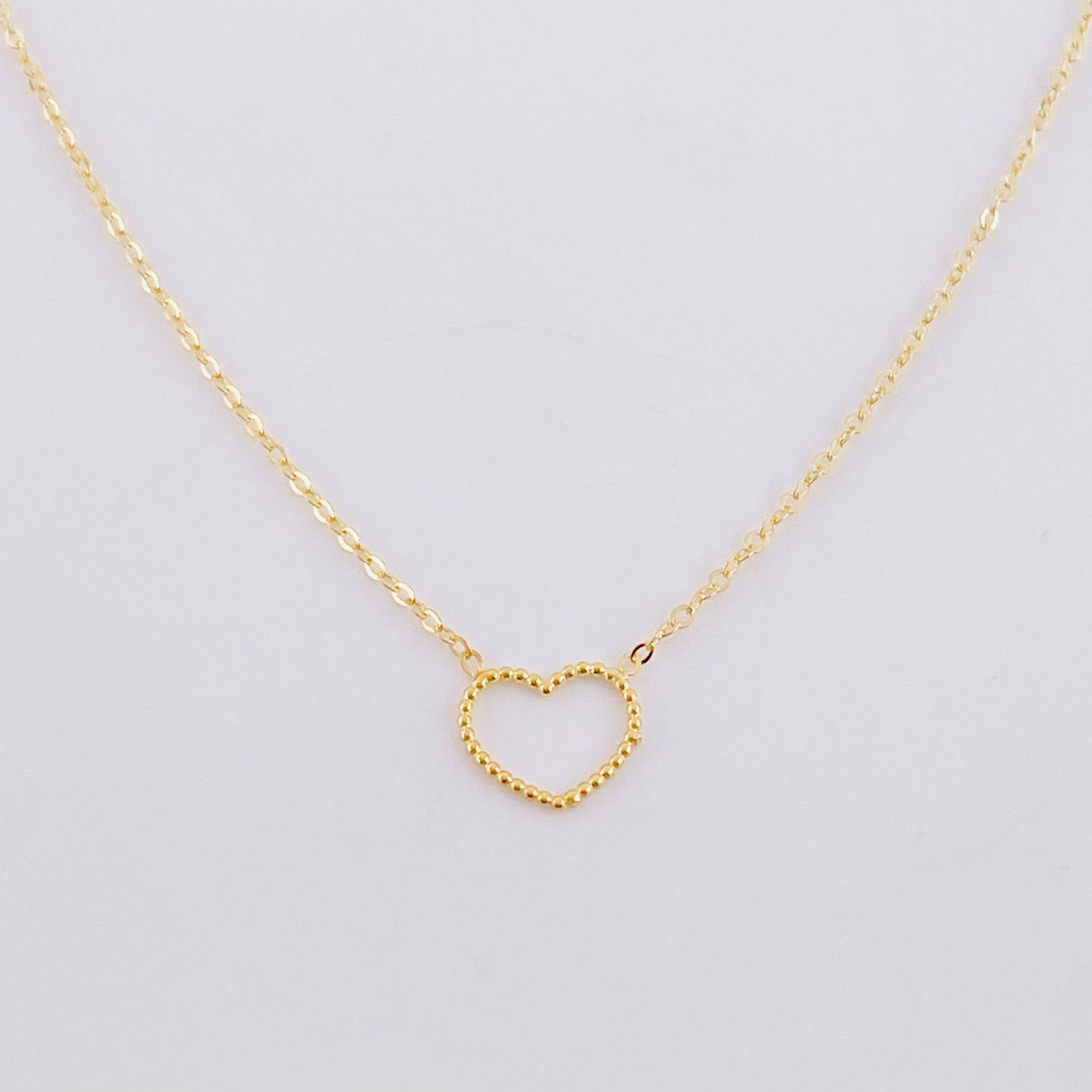 Classic Link Chain Heart Silhouette Pendant 1.25g / 18 in / 1mm 18K Yellow Gold