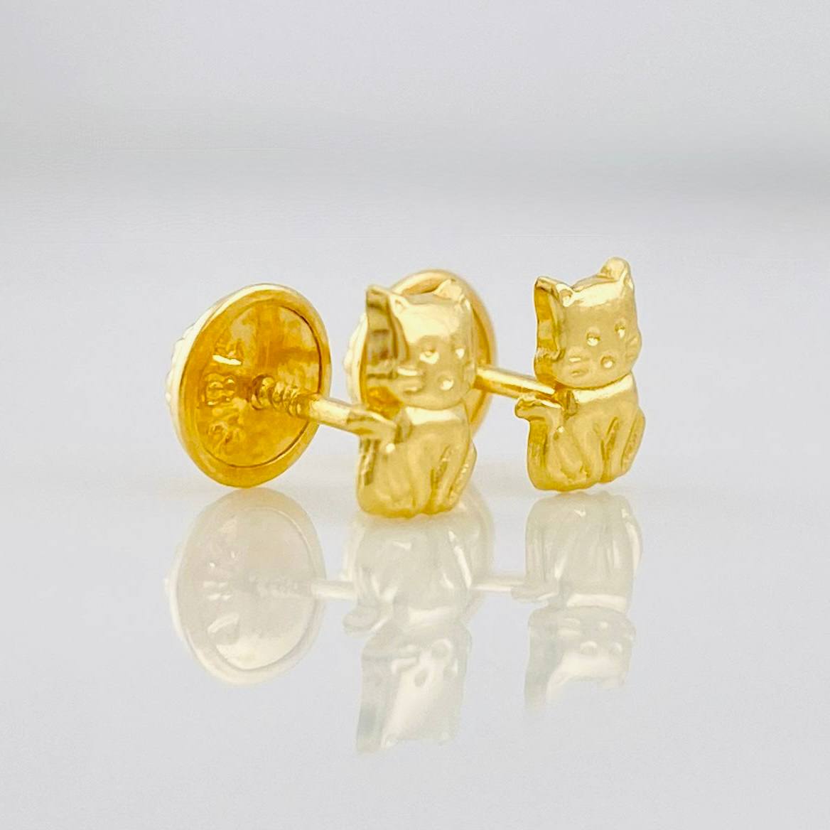 Stud Earrings Cat 0.5g / in / 6.2mm Yellow Gold 18K