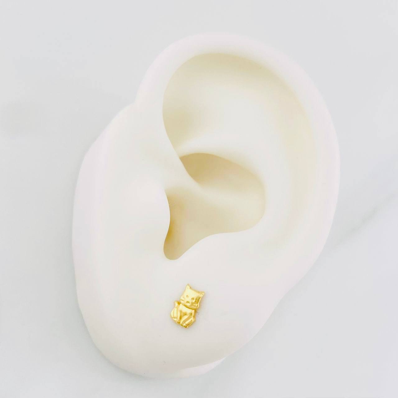Stud Earrings Cat 0.5g / in / 6.2mm Yellow Gold 18K