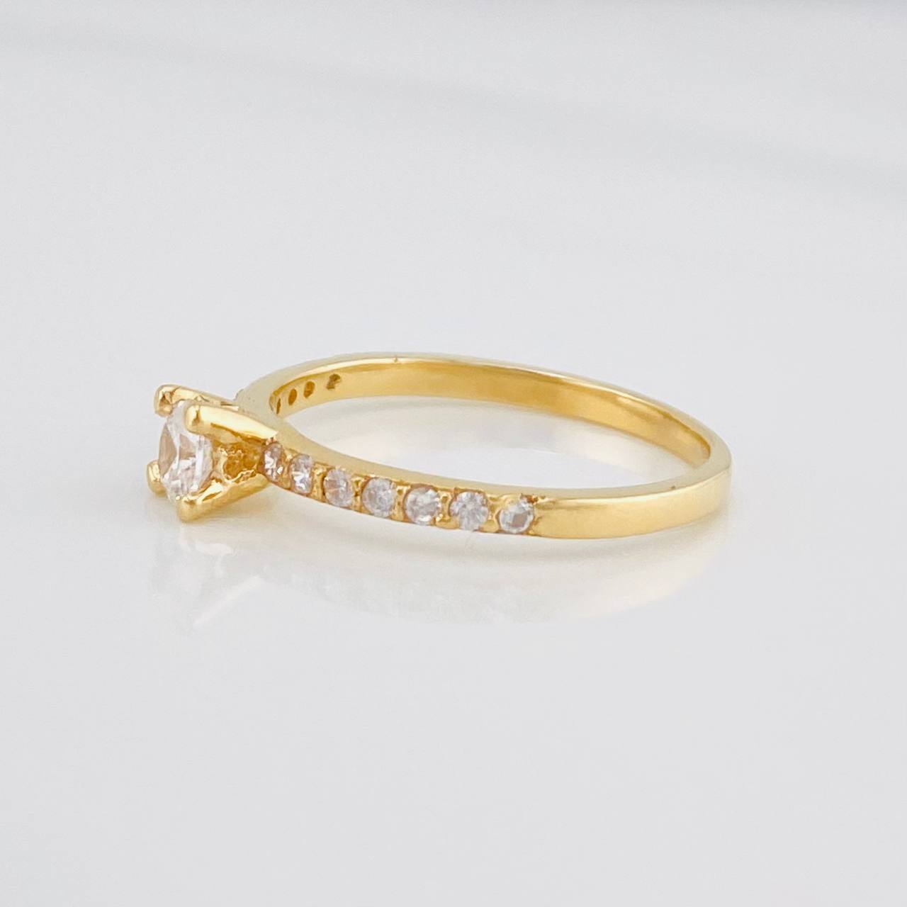 Solitaire Churumbela Ring 2.1g / T7 Yellow Gold 18K