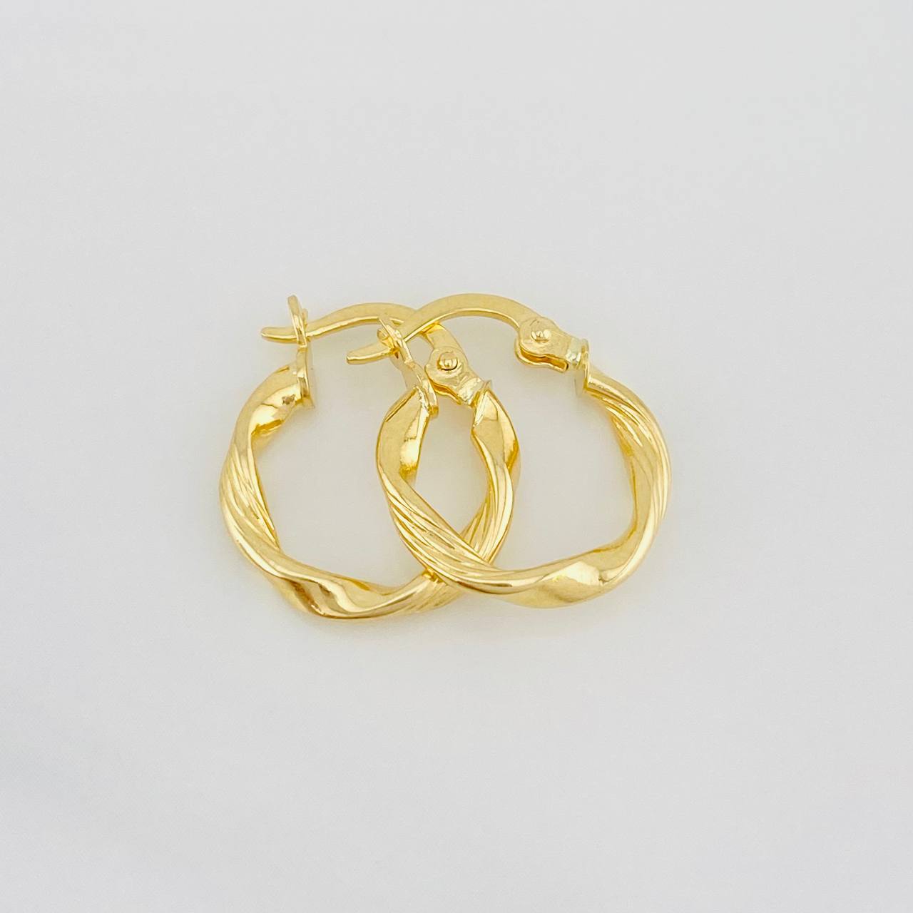 Candongas Mai 1.15g / 3/4 in Oro Amarillo 18K