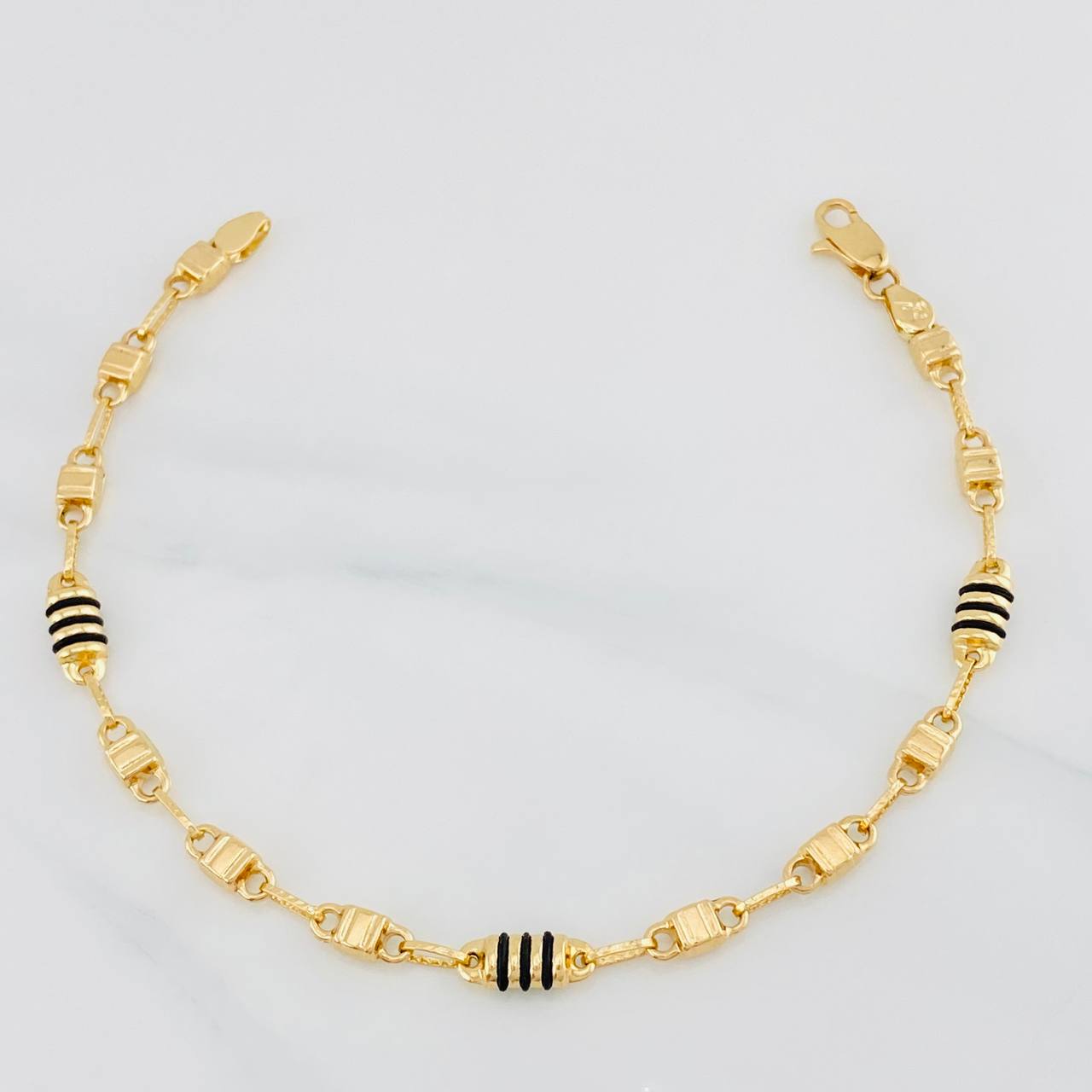 Pulso Rustico Barril 5.8g / 8 1/2 in / 5.1mm Oro Amarillo 18K