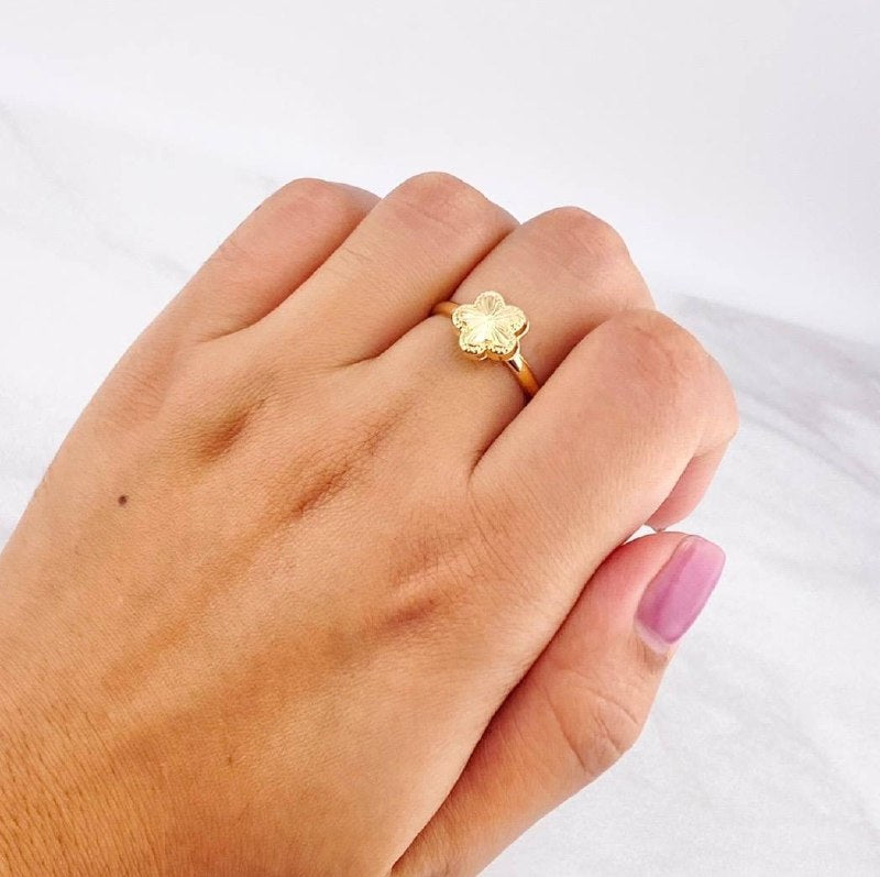 Flower Diamond Cut Ring 1.1g / T8 1/2 Yellow Gold 18K
