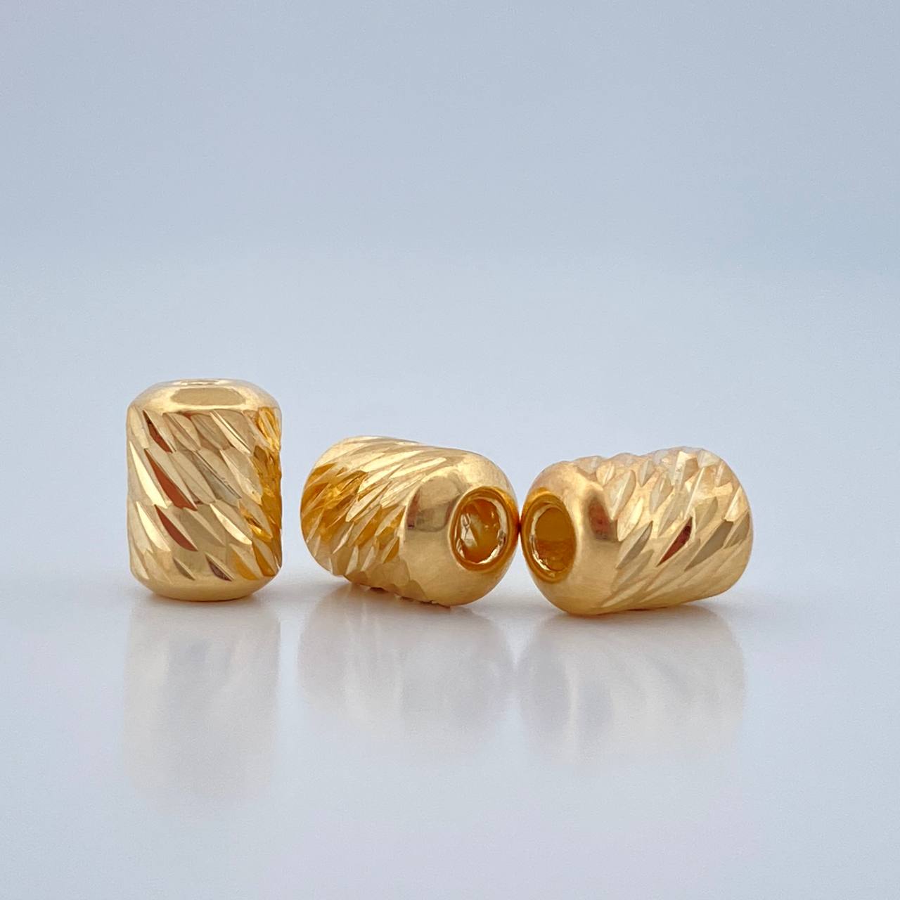 Charm Cylinder 0.3gr / 6mm 18K Yellow Gold &
