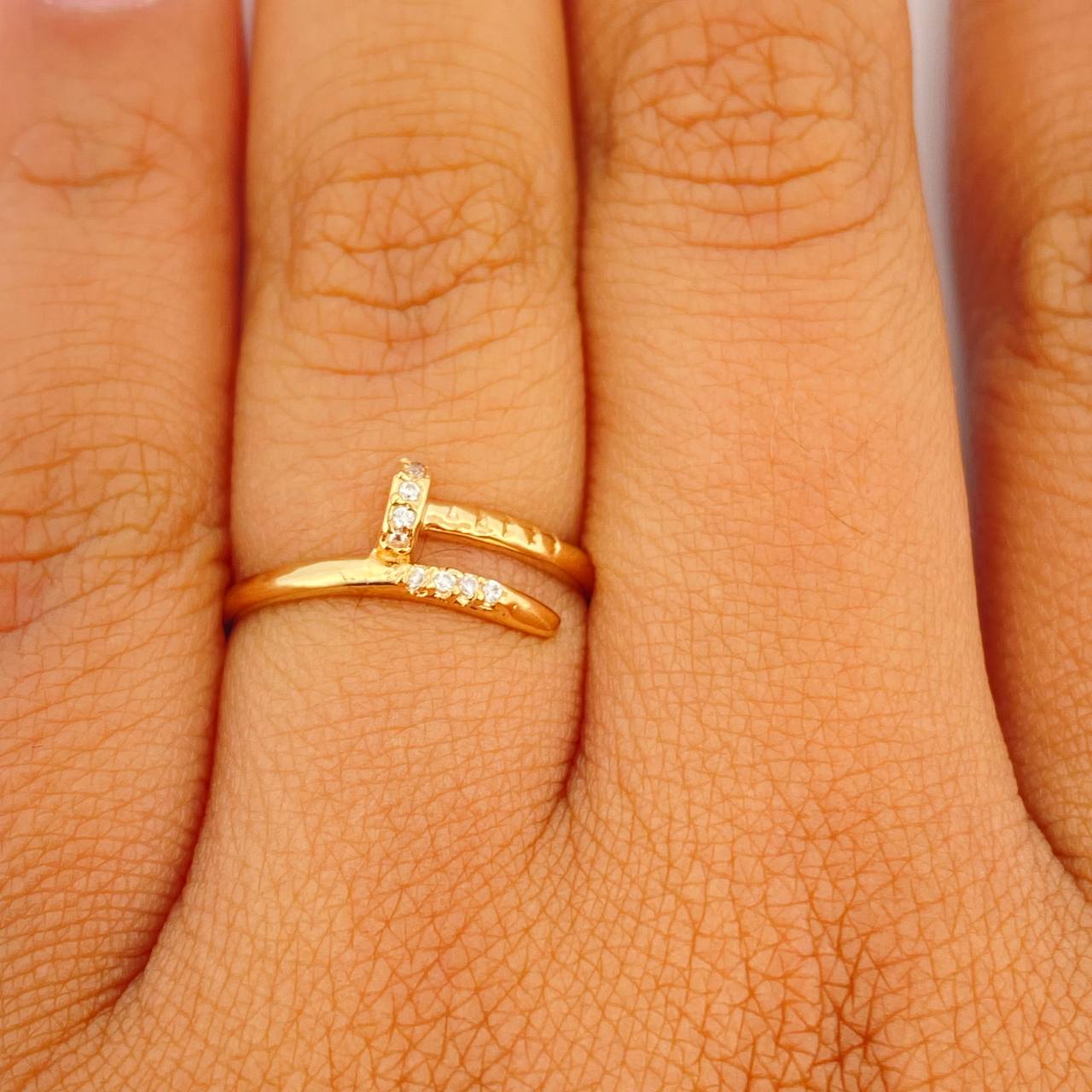 Anillo Clavo 1.65gr / T6 1/2 / Oro Amarillo 18K %