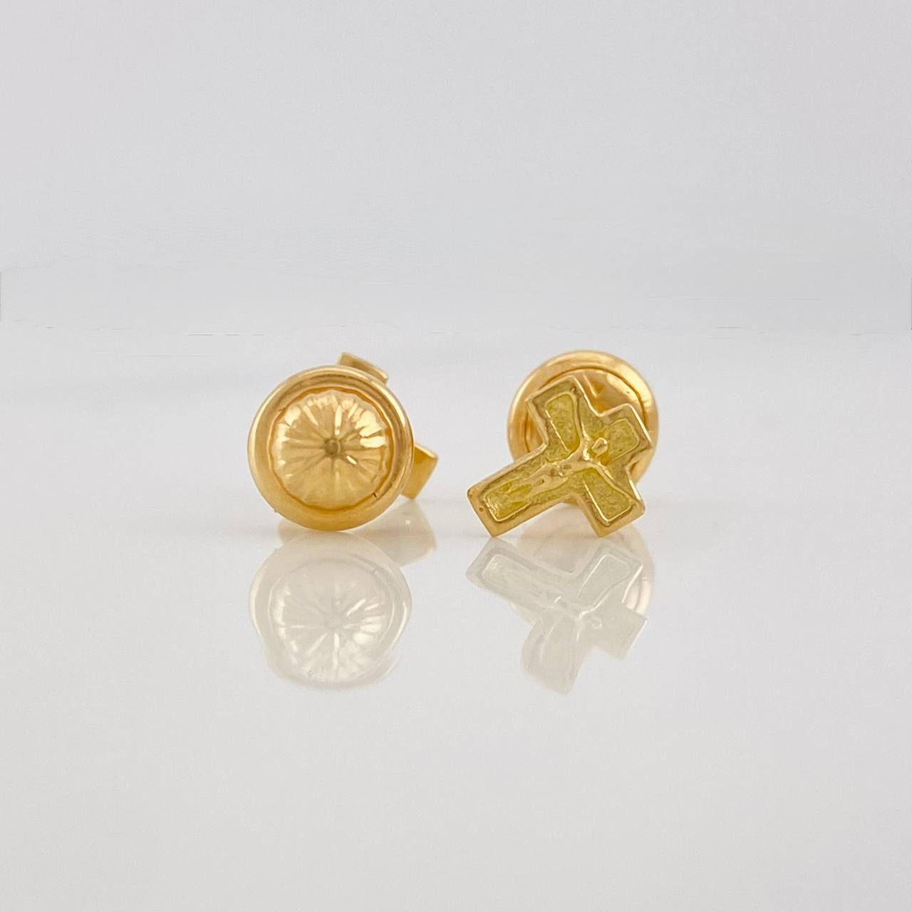 Stud Earrings Cross Christ 0.7g / in / 6.3mm Yellow Gold 18K