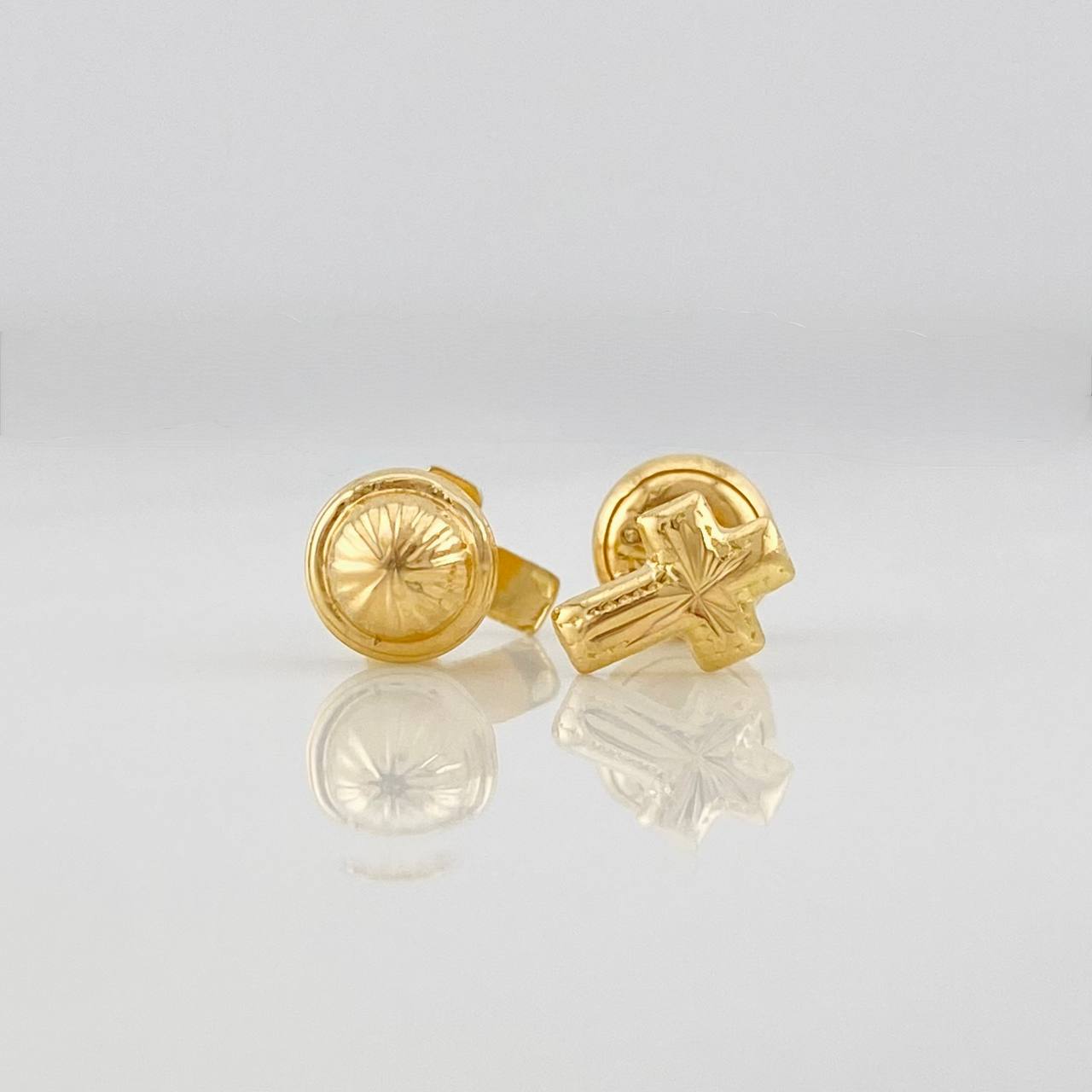 Stud Earrings Cruz 0.65g / in / 7mm Yellow Gold 18K