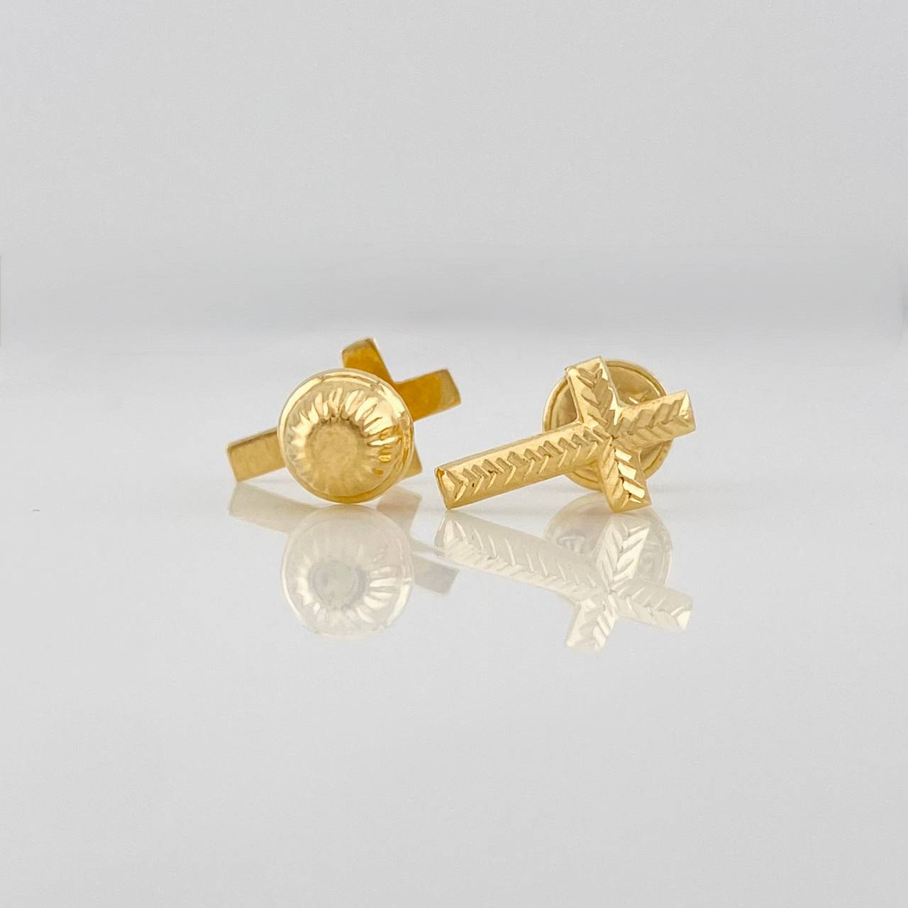 Stud Earrings Cross 0.6g / in / 10.3mm Yellow Gold 18K