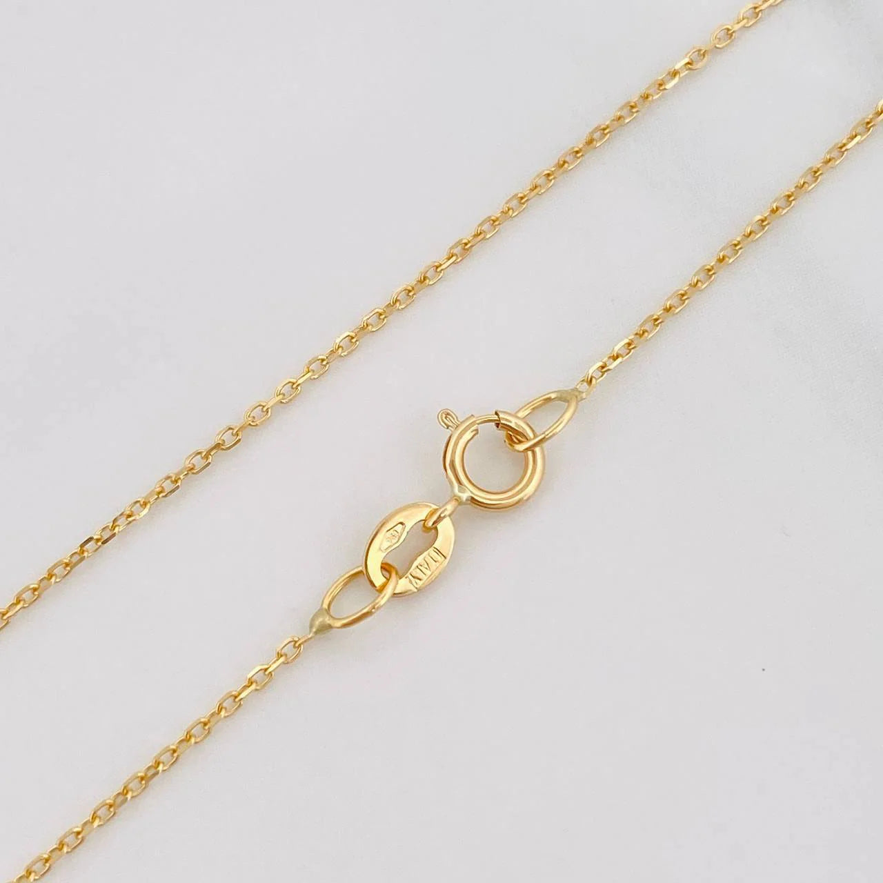 Classic Link Chain + Knot Pendant / 1.75g / 18 in Three Golds 18K