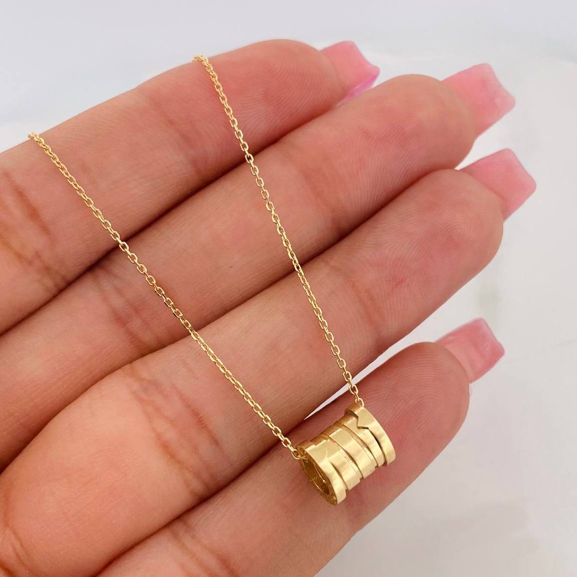 Set Cadena Aro Seguido + Dije Bv / 3.1g / 17 3/4 in Oro Amarillo 18K