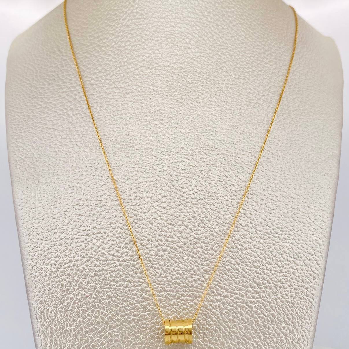 Set Cadena Aro Seguido + Dije Bv / 3.1g / 17 3/4 in Oro Amarillo 18K